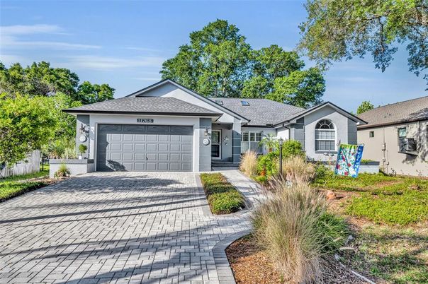 Attached, Exterior, Facade, Ranch