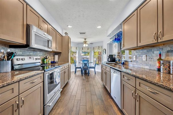 Dining room, Interior, Kitchen, Recessed Lighting, Wood Texture Flooring