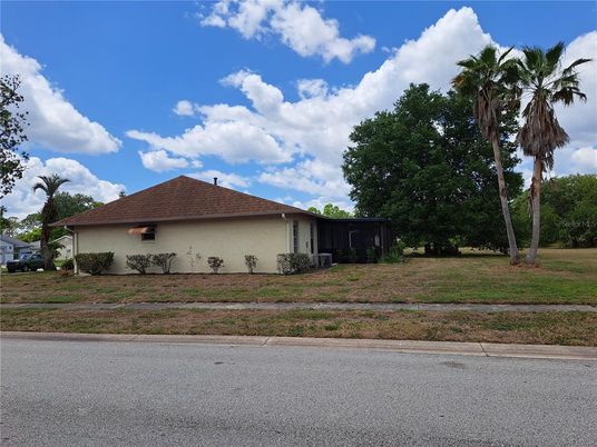 Backyard, Exterior, Facade, Ranch