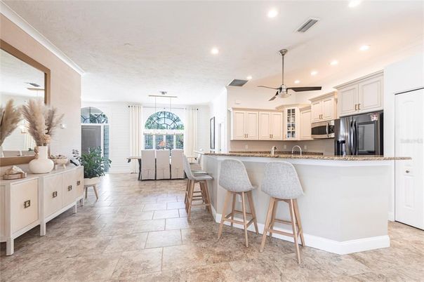 Dining room, Interior, Kitchen, Pendant Lights, Recessed Lighting, Stainless Steel Appliances
