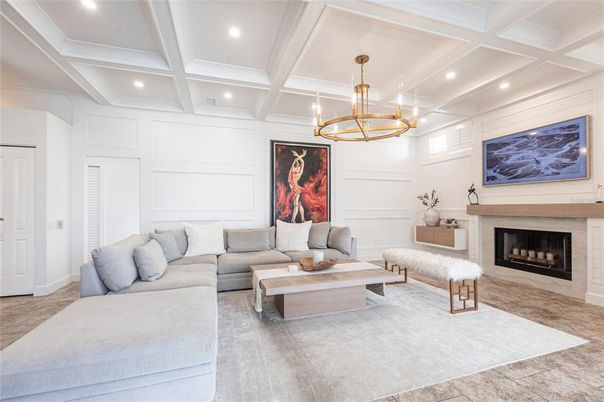 Chandelier, Fireplace, Interior, Living room, Pendant Lights, Recessed Lighting