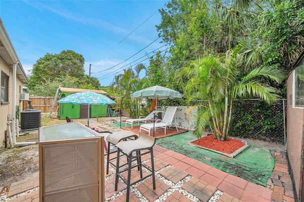 Backyard, Exterior
