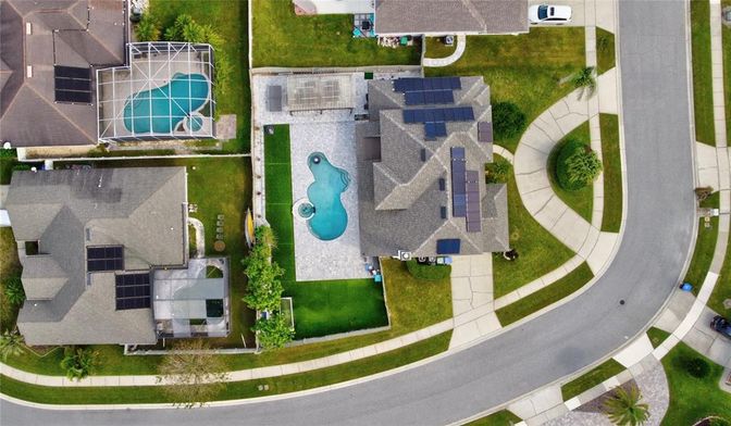 Exterior, Drone
