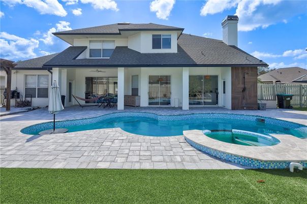 Exterior, Pool