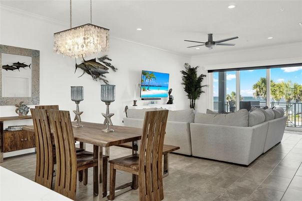 Chandelier, Dining room, Interior, Living room, Pendant Lights, Recessed Lighting