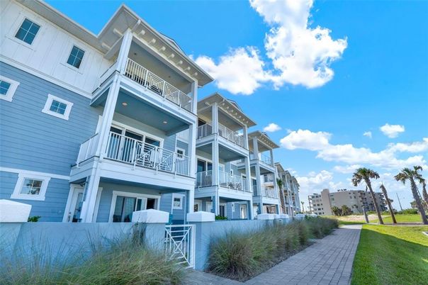 Exterior, Facade, Condo Building