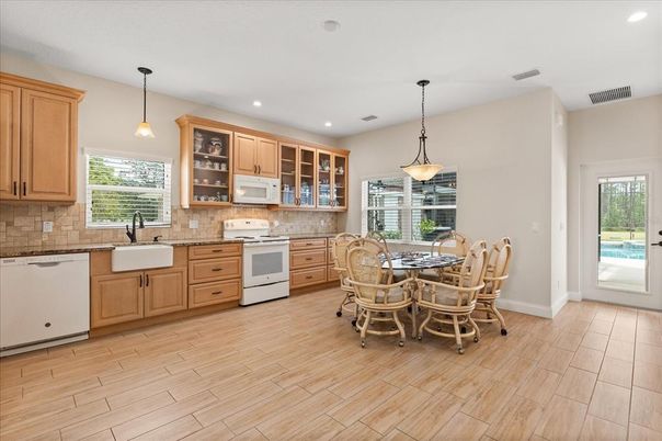 Dining room, Interior, Kitchen, Pendant Lights, Recessed Lighting, Wood Texture Flooring