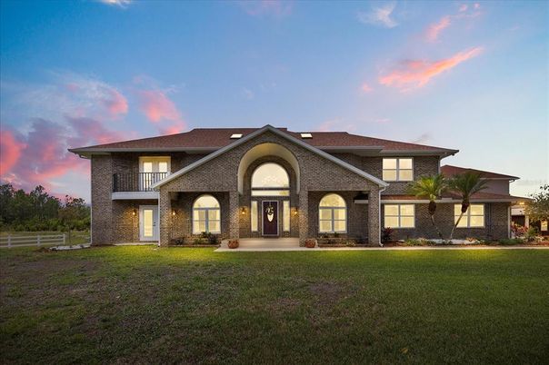 Backyard, Exterior, Facade, Brick Facade, Brick Traditional