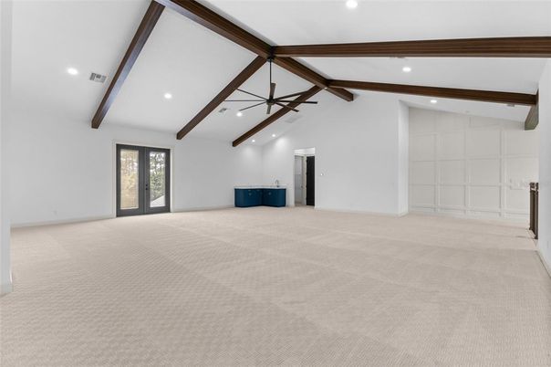Empty room, Interior, Pendant Lights, Recessed Lighting, Wooden Beams