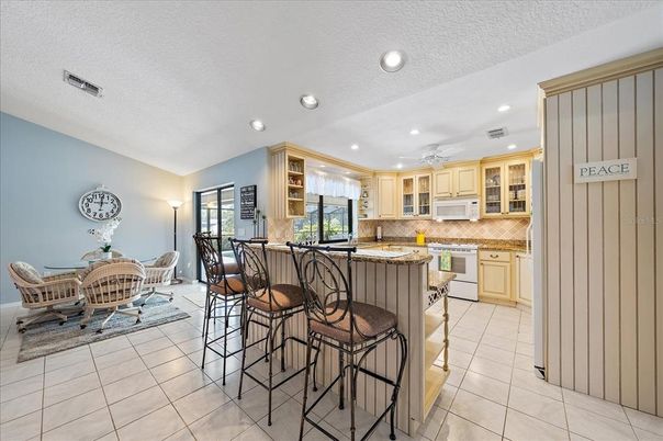 Dining room, Interior, Kitchen, Recessed Lighting