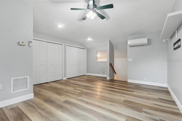 Empty room, Interior, Recessed Lighting, Wood Texture Flooring