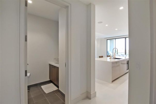Bathroom, Interior, Recessed Lighting