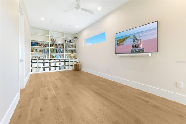 Empty room, Interior, Recessed Lighting, Wood Texture Flooring