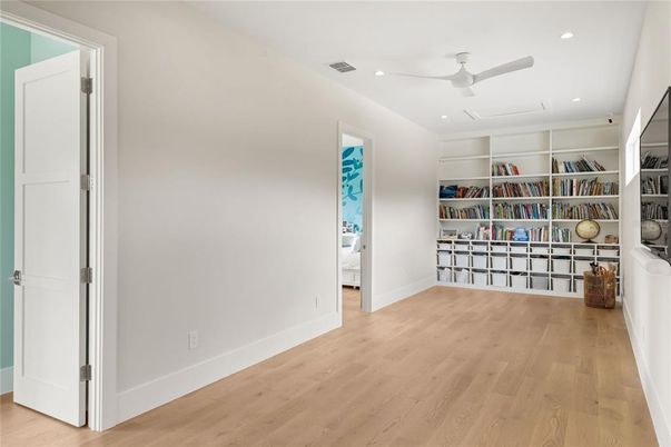 Interior, Recessed Lighting, Wood Texture Flooring