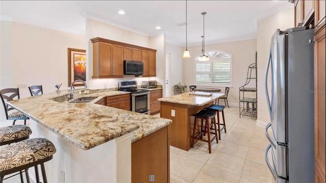 Dining room, Interior, Kitchen, Pendant Lights, Recessed Lighting, Stainless Steel Appliances
