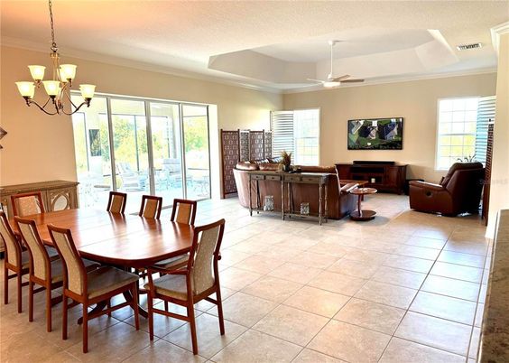 Chandelier, Dining room, Interior, Living room