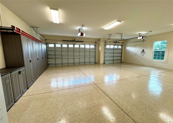 Garage, Interior
