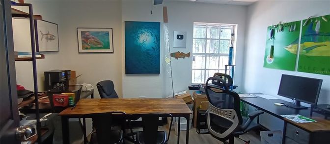 Home Office, Interior