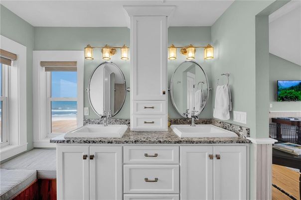 Bathroom, Dual Sink Vanities, Interior