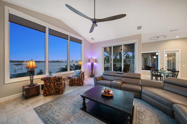 Dining room, Interior, Living room, Pendant Lights, Recessed Lighting, Water