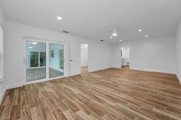 Empty room, Interior, Recessed Lighting, Wood Texture Flooring