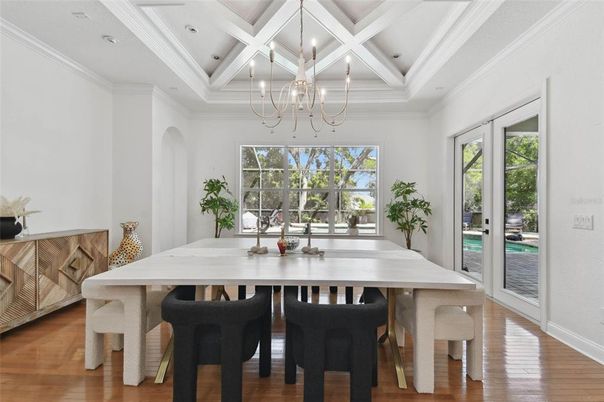 Chandelier, Dining room, Interior, Recessed Lighting, Wood Texture Flooring