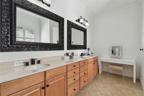Bathroom, Dual Sink Vanities, Interior