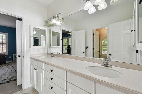 Bathroom, Dual Sink Vanities, Interior