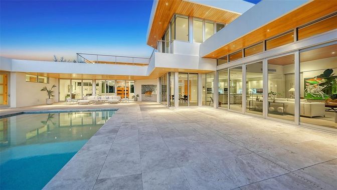 Exterior, Pool