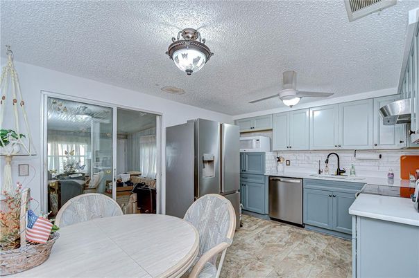 Dining room, Interior, Kitchen, Stainless Steel Appliances