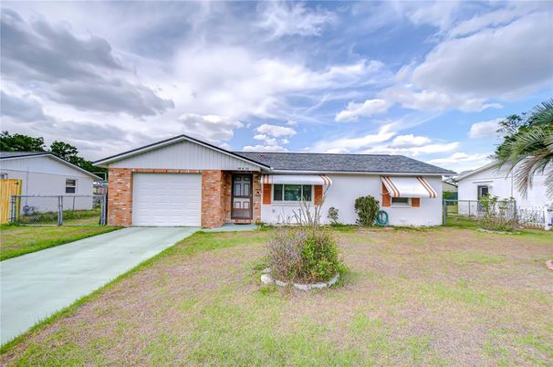 Attached, Exterior, Facade, Brick Facade, Ranch