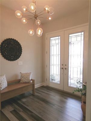 Interior, Pendant Lights, Wood Texture Flooring