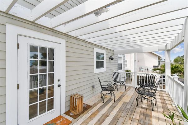 Exterior, Wood Texture Flooring
