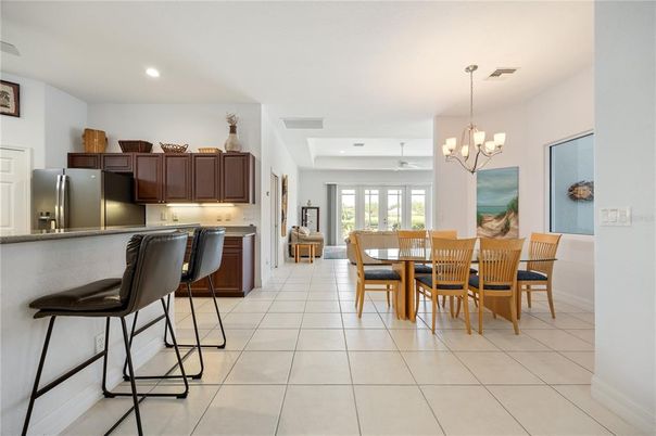 Chandelier, Dining room, Interior, Kitchen, Recessed Lighting, Stainless Steel Appliances