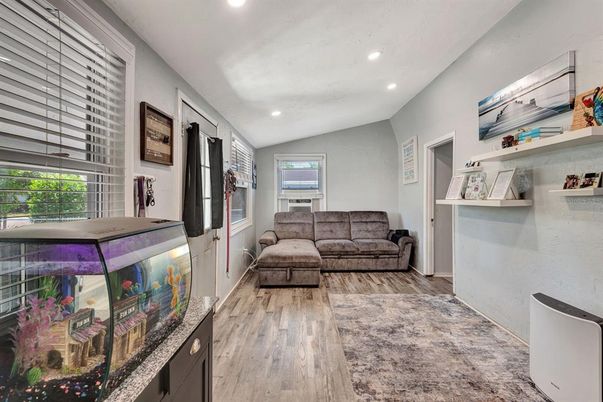 Interior, Recessed Lighting, Wood Texture Flooring