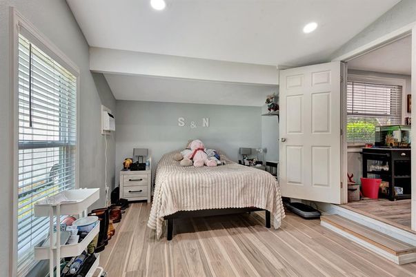 Bedroom, Interior, Recessed Lighting, Wood Texture Flooring
