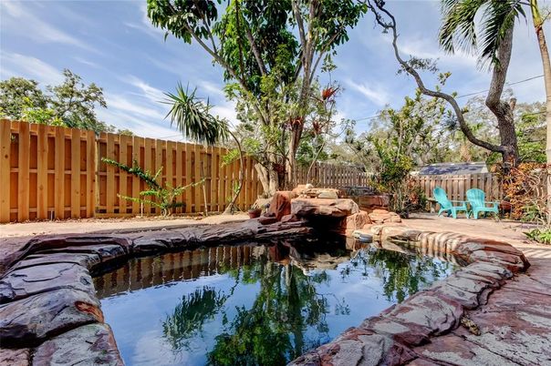 Exterior, Lake, Pool