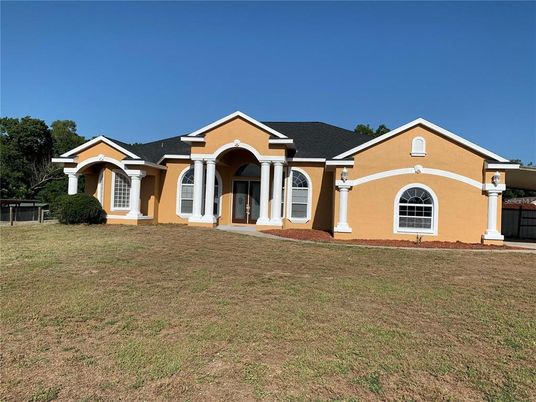 Backyard, Exterior, Facade, Ranch