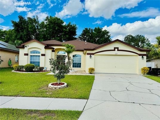 Attached, Exterior, Facade, Ranch