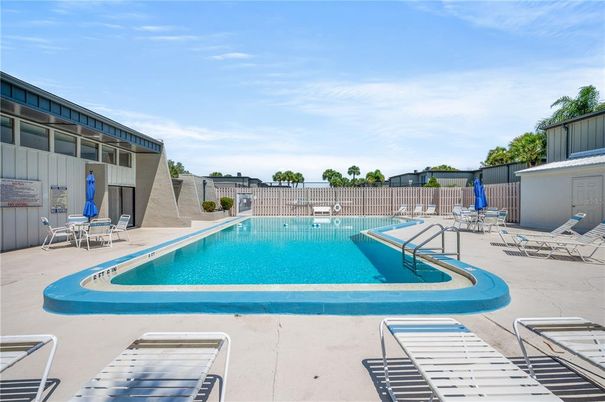 Exterior, Pool