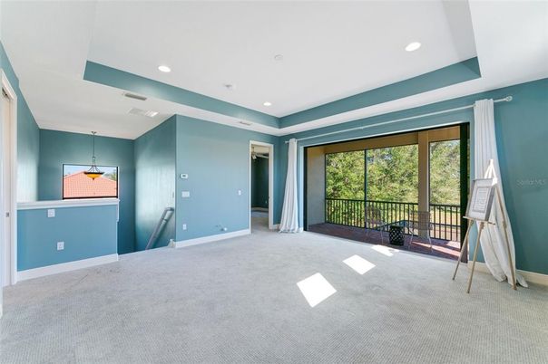 Empty room, Interior, Pendant Lights, Recessed Lighting