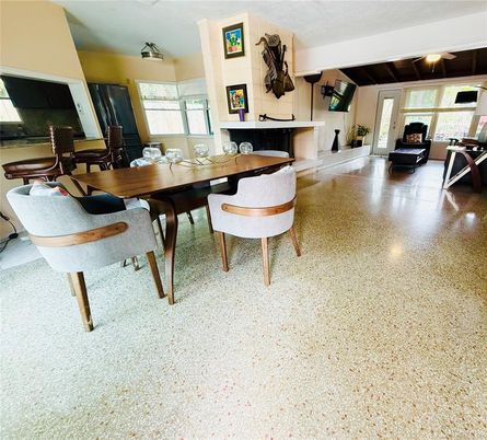 Dining room, Interior