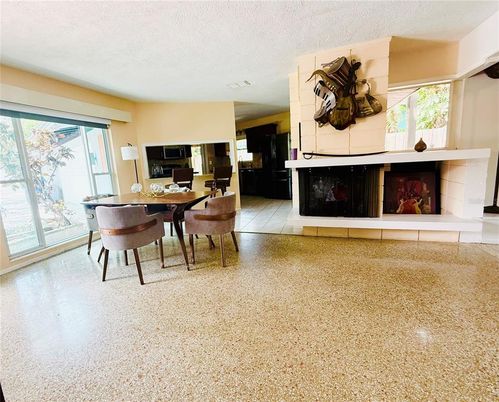 Dining room, Fireplace, Interior