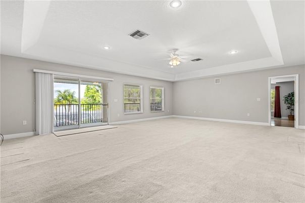 Empty room, Interior, Recessed Lighting