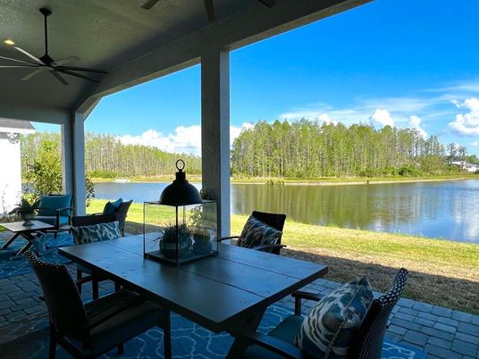 Exterior, Lake