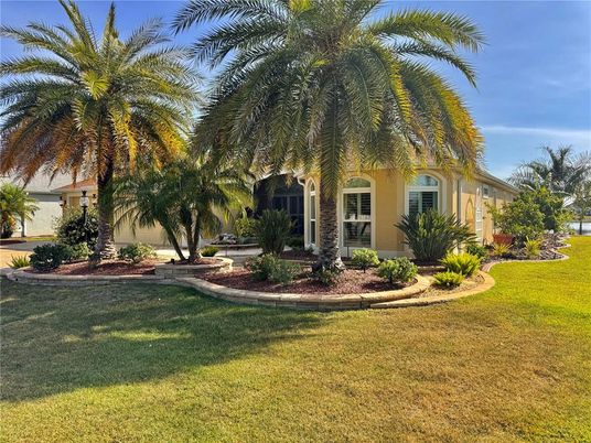 Backyard, Exterior, Facade, Ranch