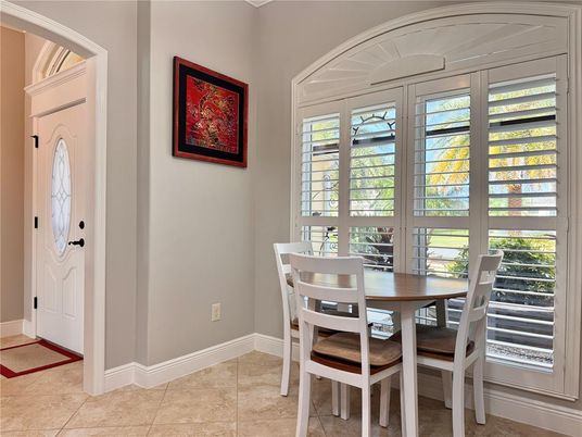 Dining room, Interior