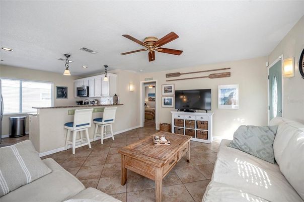 Interior, Kitchen, Living room, Pendant Lights, Recessed Lighting