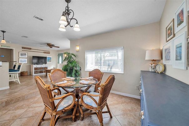 Chandelier, Dining room, Interior