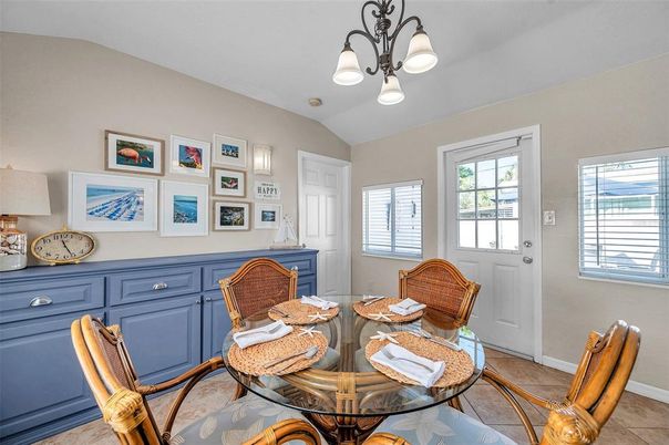 Dining room, Interior, Pendant Lights